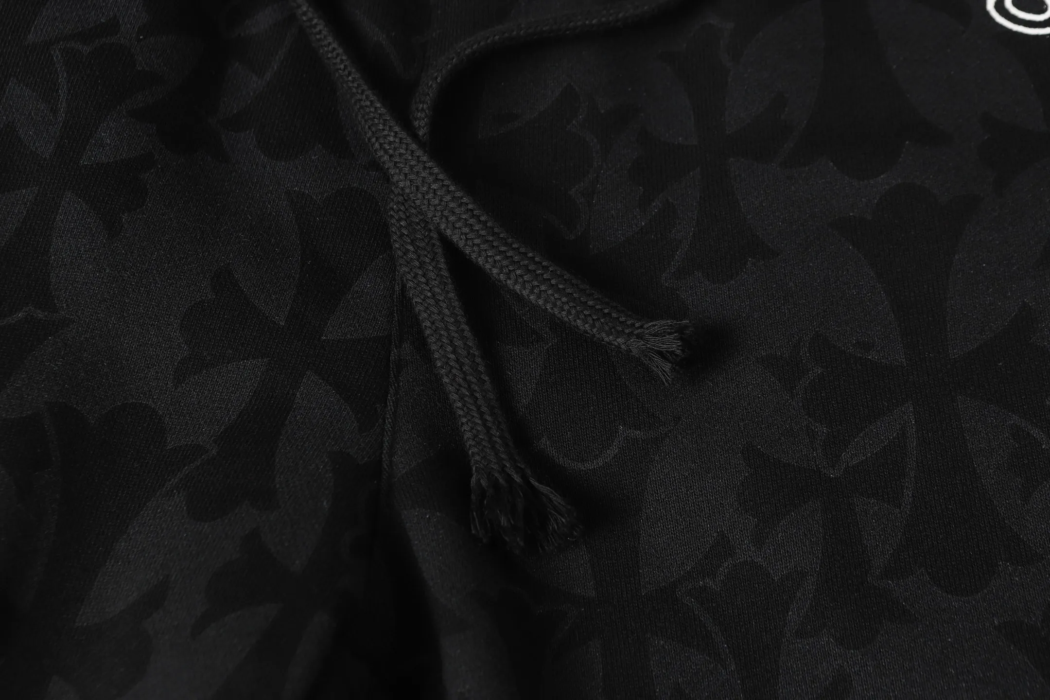 P280 #W5004 cross-border model. Those who pursue quality, please do not place an order. -Chrome Hearts/Chrome Hearts dark pattern all-over Sanskrit letter printed trousers, casual pants and sweatpants -High weight, high density and high quality. The wool is soft, delicate and skin-friendly. It feels soft and silky. It has excellent warmth and skin-friendly properties.